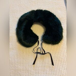Charming Dark Green Faux Fur Collar